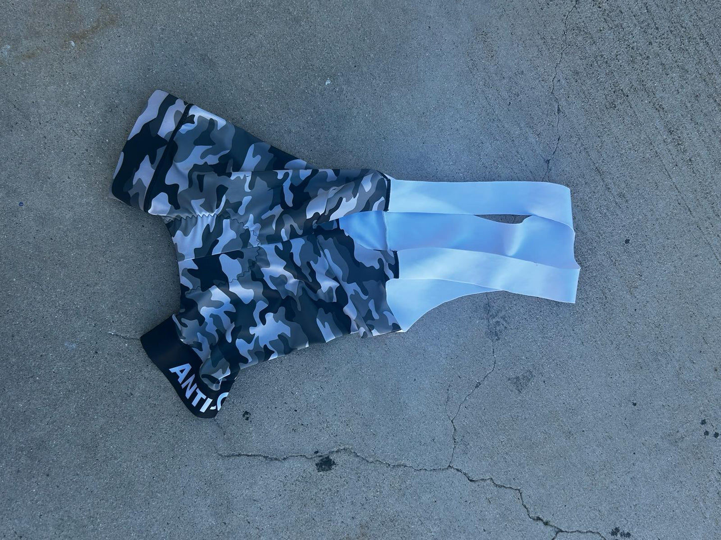 GREY CAMO GALAXY BIB
