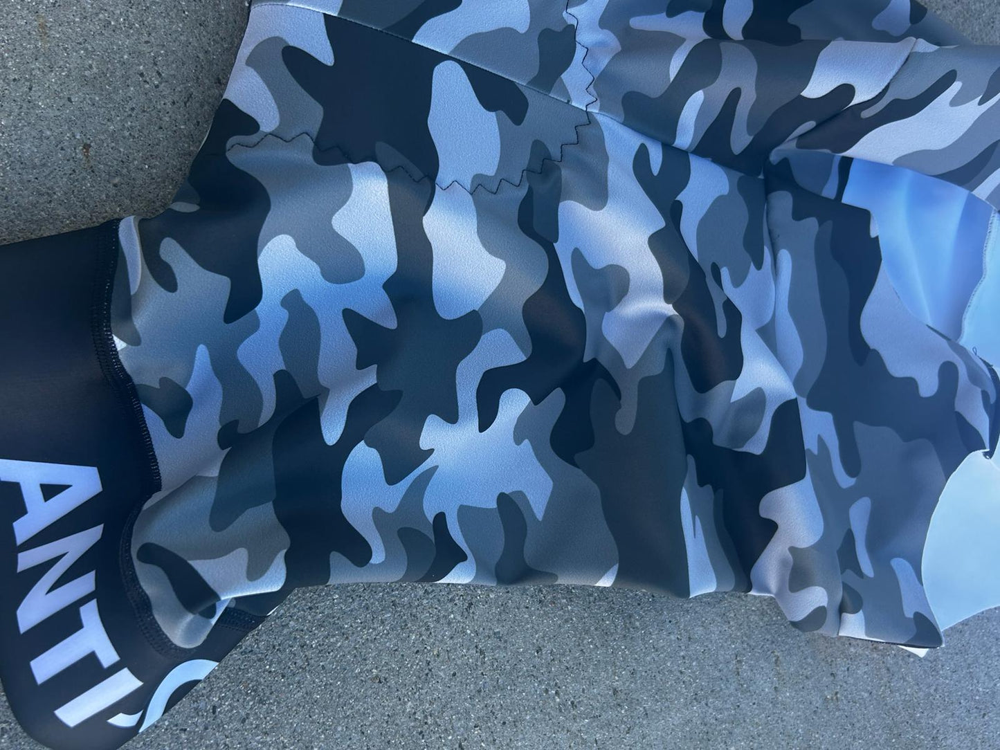 GREY CAMO GALAXY BIB