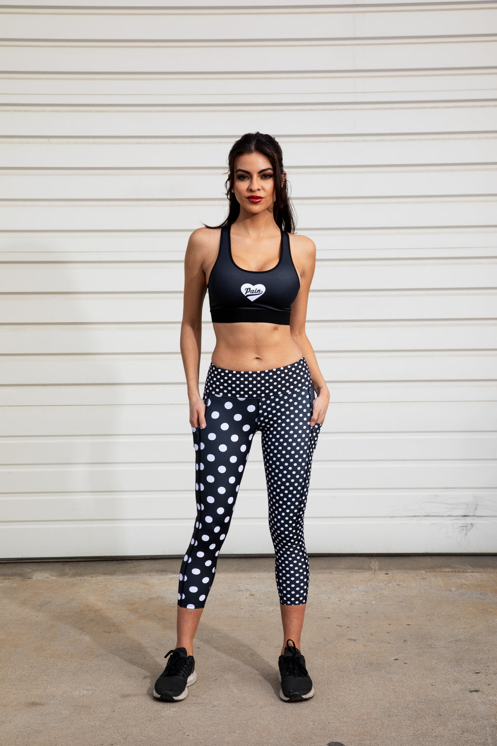 Different Dots Run Strong Capri